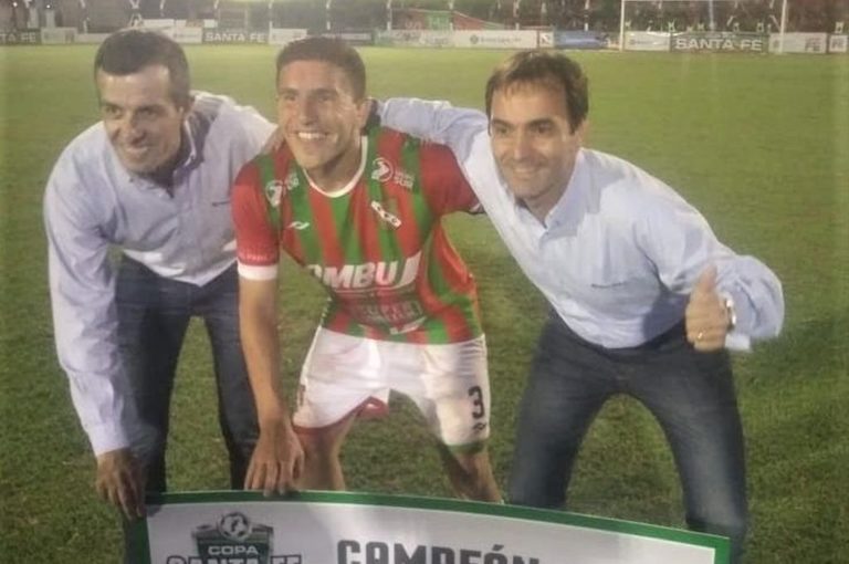 El Banco Santa Fe premió a Sportivo Las Parejas, campeón de la Copa Santa Fe
